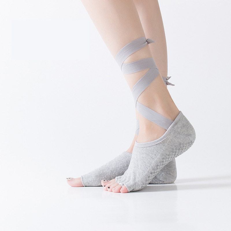 pilate grip socks, reformer pilates socks,best pilates socks, yoga gripsocks, studio socks, fitness socks, gym socks, workout socks, and barre socks, gripsocks in Canada, gripsocks in USA, Australia gripsocks