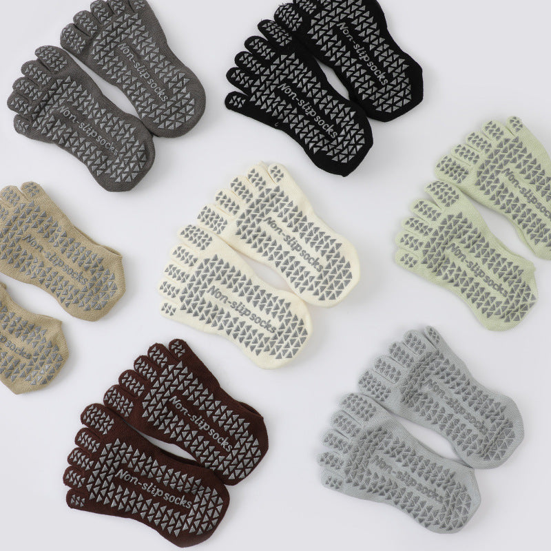 pilate grip socks, reformer pilates socks,best pilates socks, yoga gripsocks, studio socks, fitness socks, gym socks, workout socks, and barre socks, gripsocks in Canada, gripsocks in USA, Australia gripsocks