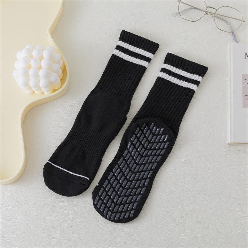  pilate grip socks, reformer pilates socks,best pilates socks, yoga gripsocks, studio socks, fitness socks, gym socks, workout socks, and barre socks, gripsocks in Canada, gripsocks in USA, Australia gripsocks