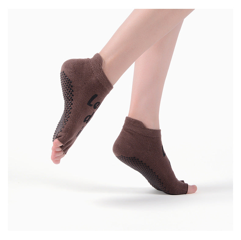 pilate grip socks, reformer pilates socks,best pilates socks, yoga gripsocks, studio socks, fitness socks, gym socks, workout socks, and barre socks, gripsocks in Canada, gripsocks in USA, Australia gripsocks